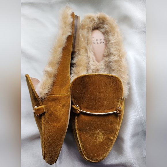 A New Day slip on Faux Fur shoes size 10 - Picture 1 of 5